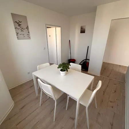 Bookandstay24 2 Zimmerwohnung Mit Balkon, Kueche Und Parkplatz Apartment Dietzenbach