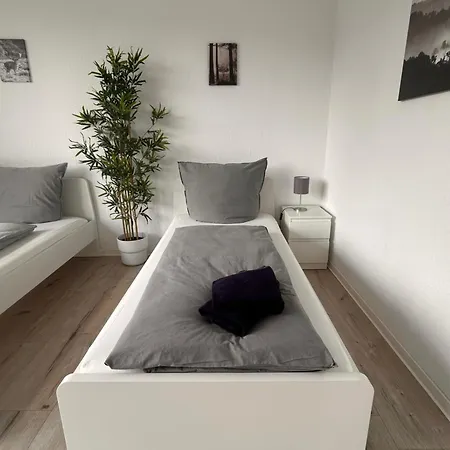 Bookandstay24 2 Zimmerwohnung Mit Balkon, Kueche Und Parkplatz Daire *