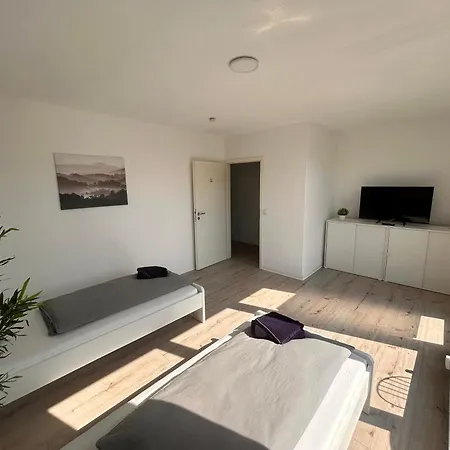 Bookandstay24 2 Zimmerwohnung Mit Balkon, Kueche Und Parkplatz * Dietzenbach