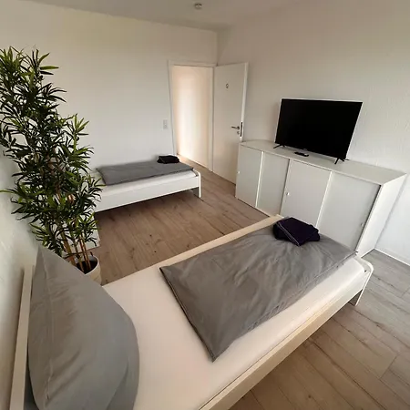 Bookandstay24 2 Zimmerwohnung Mit Balkon, Kueche Und Parkplatz *