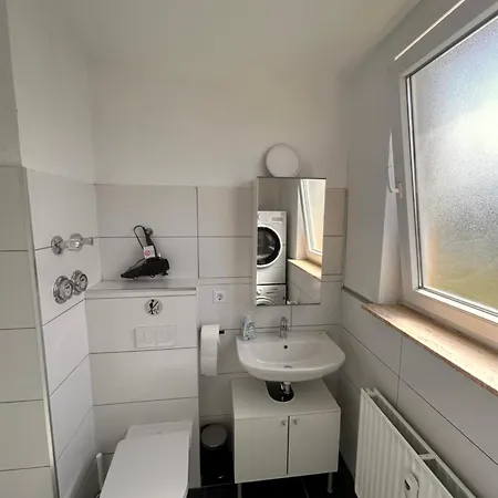 Apartment Bookandstay24 2 Zimmerwohnung Mit Balkon, Kueche Und Parkplatz