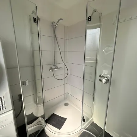 Bookandstay24 2 Zimmerwohnung Mit Balkon, Kueche Und Parkplatz