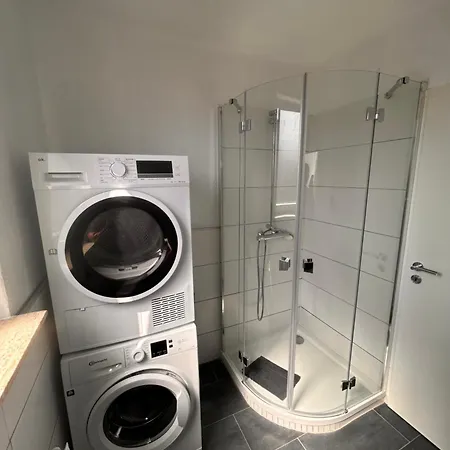 Apartment Bookandstay24 2 Zimmerwohnung Mit Balkon, Kueche Und Parkplatz *