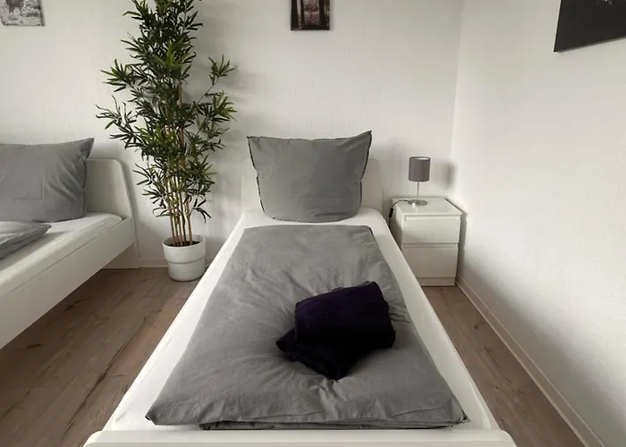 Bookandstay24 Com 2 Zimmerwohnung Mit Balkon, Kueche Und Parkplatz 아파트 *