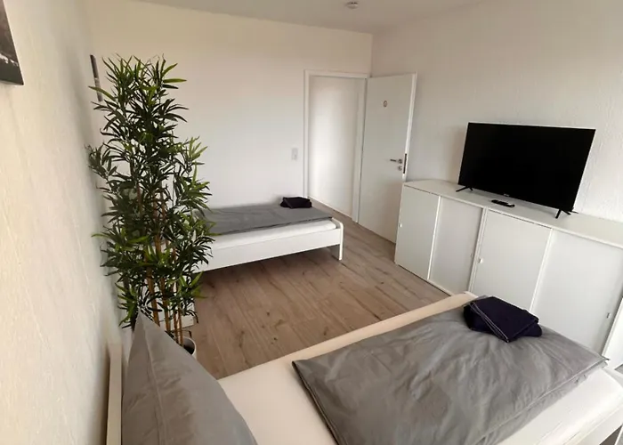 Bookandstay24 Com 2 Zimmerwohnung Mit Balkon, Kueche Und Parkplatz 아파트 *